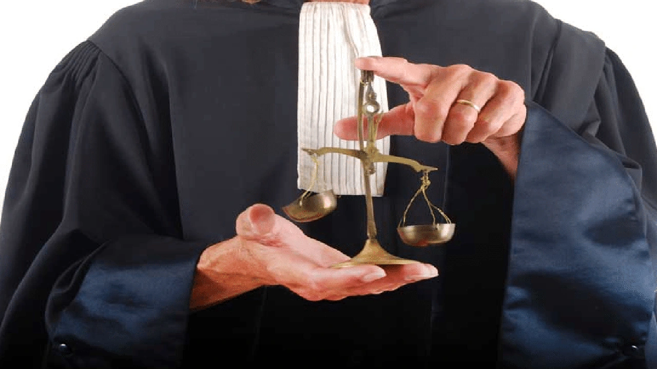 صورة تعريف مهنة المحاماة بالانجليزي