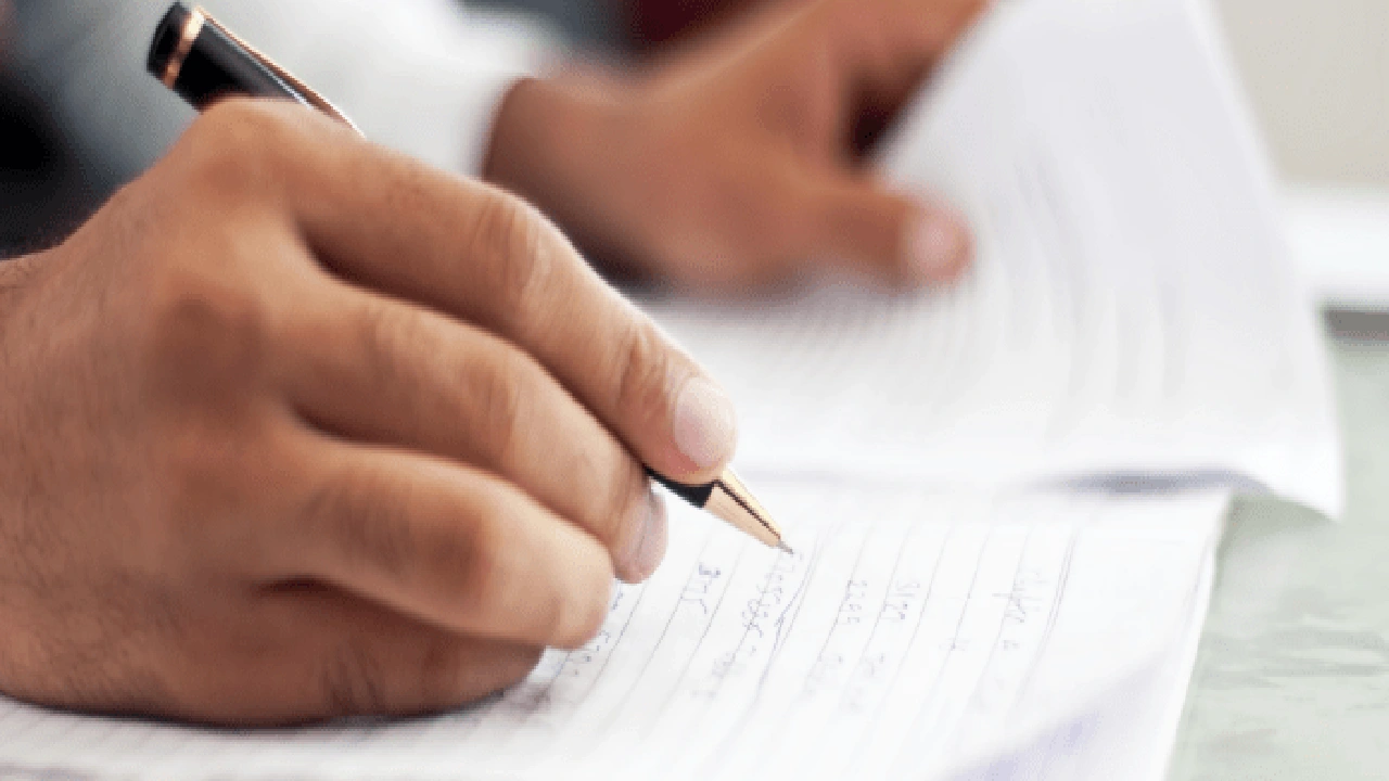 صورة قواعد كتابة تعبير بالانجليزي