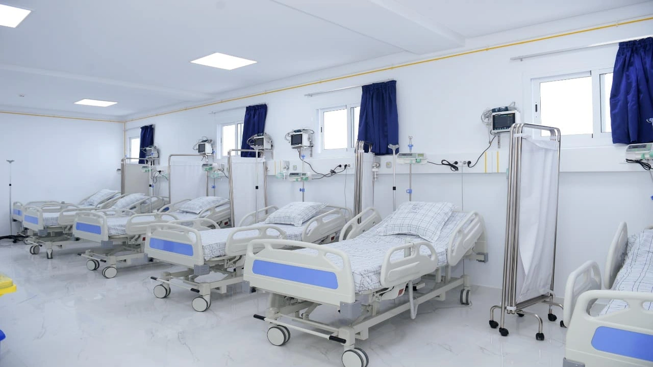 صورة محادثة باللغة الانجليزية في المستشفى