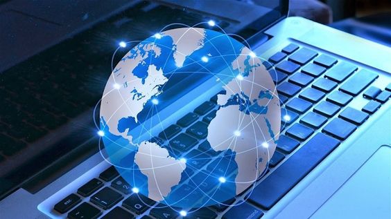 موضوع تعبير عن الانترنت بالانجليزي