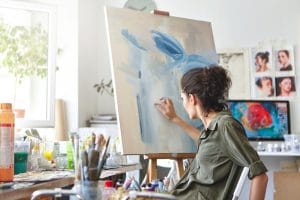 موضوع عن هواية الرسم بالانجليزي