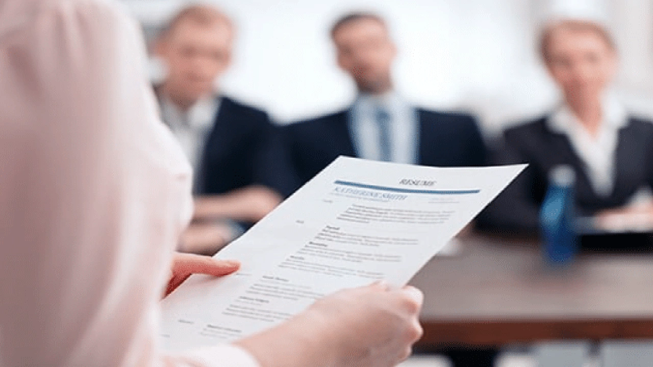 صورة نموذج اعلان توظيف بالانجليزي