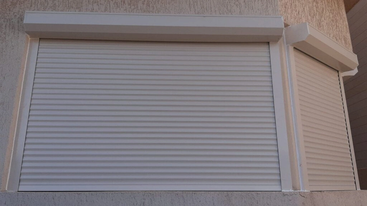 صورة تركيب شتر النوافذ بالرياض