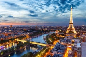تعبير عن وصف مدينة باريس بالانجليزي