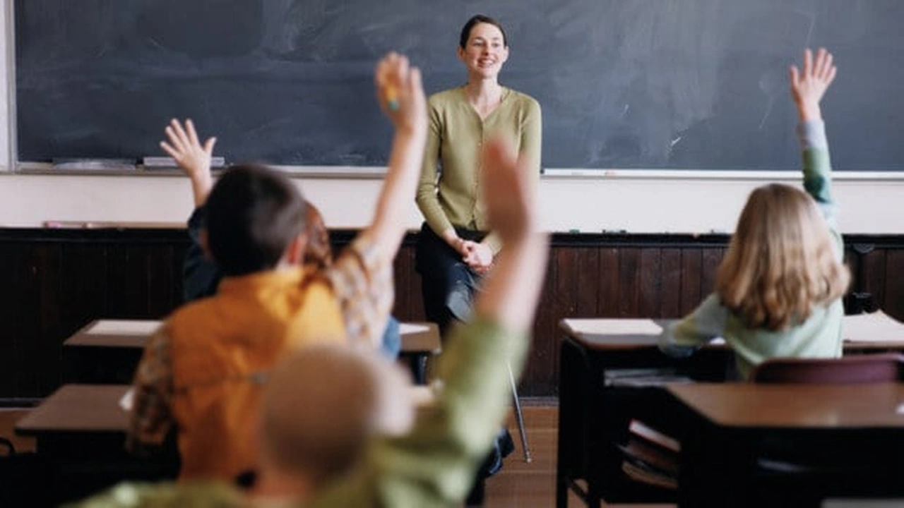 صورة عبارات بالفرنسية للتواصل في القسم