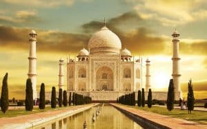 معلومات بالانجليزي عن تاج محل