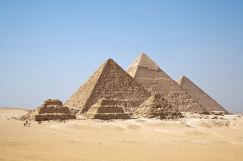 موضوع تعبير بالانجليزي عن الاهرامات